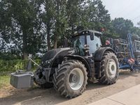 Traktor mit 400 PS f&uuml;r schwere Bodenbearbeitung